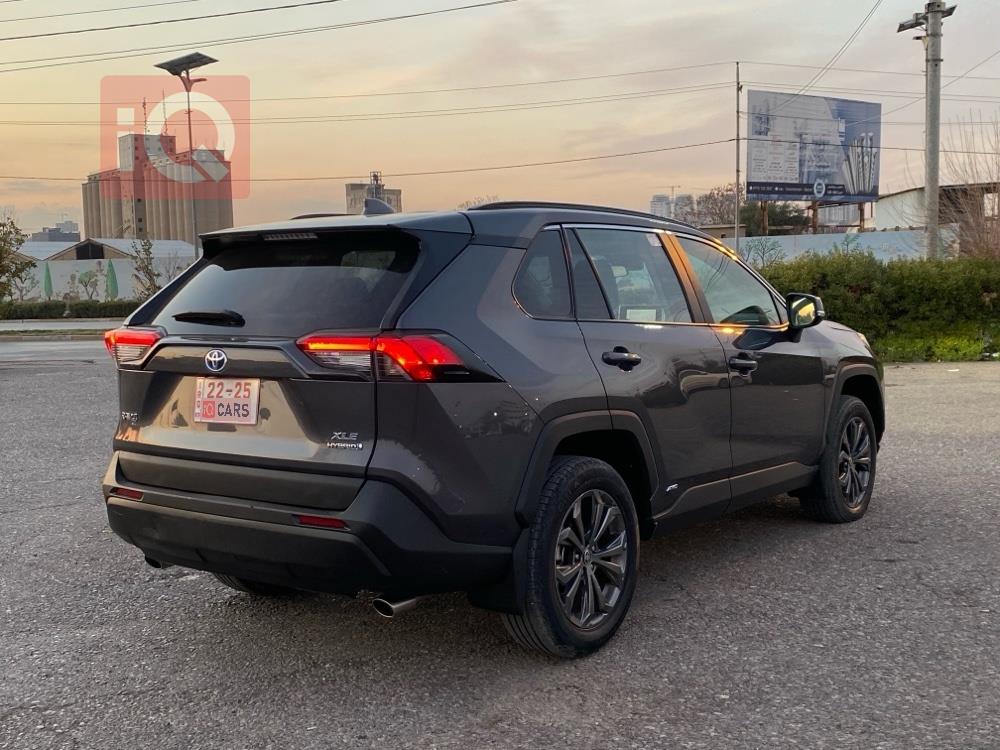 تۆیۆتا ڕاڤ 4